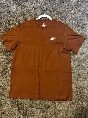 Nike Brown Short-Sleeve Logo Tee